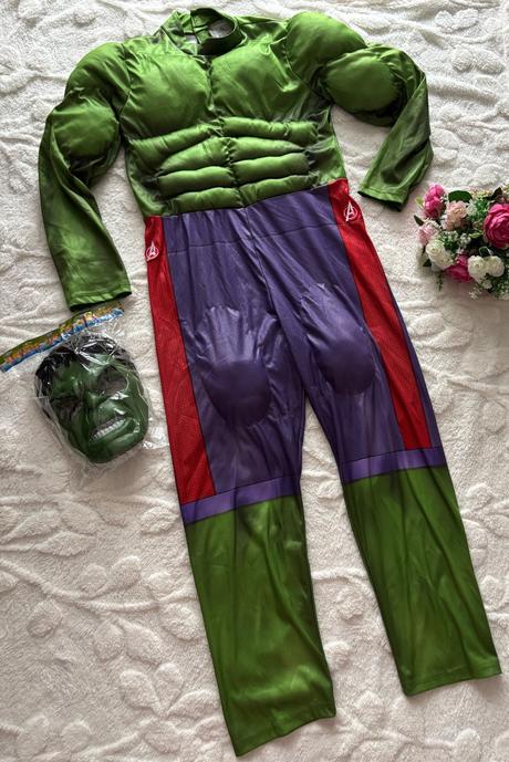 An26/ kostým hulk zn. disney  - v.9/10 let, 