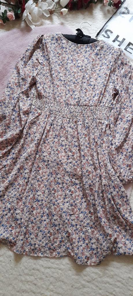 Romantické kvítkové šaty zdobené krajkou, l