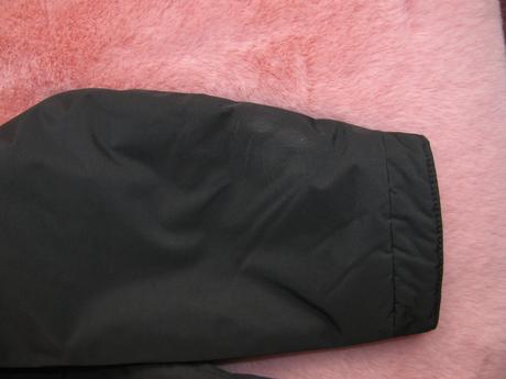 Zimní černá bunda s kapuci v límci, wedze,134