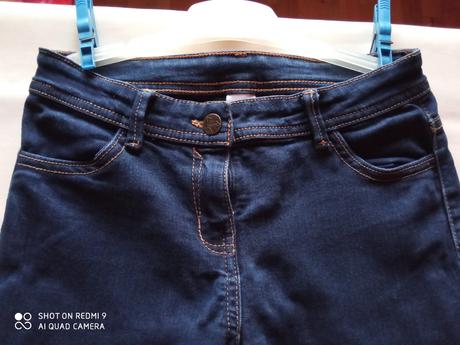 Tmavomodré pružné riflíky, palomino,140