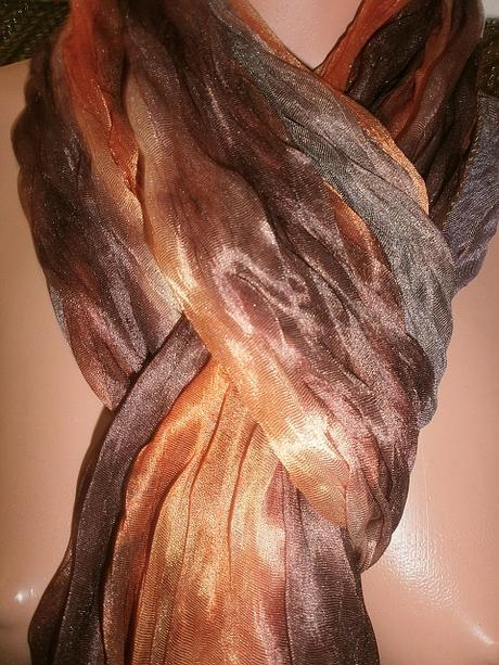 Lehká šálka v podzimních barvách,