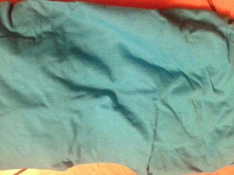 Nové prostěradlo do kočárku (72-85 na 30-40 cm), 