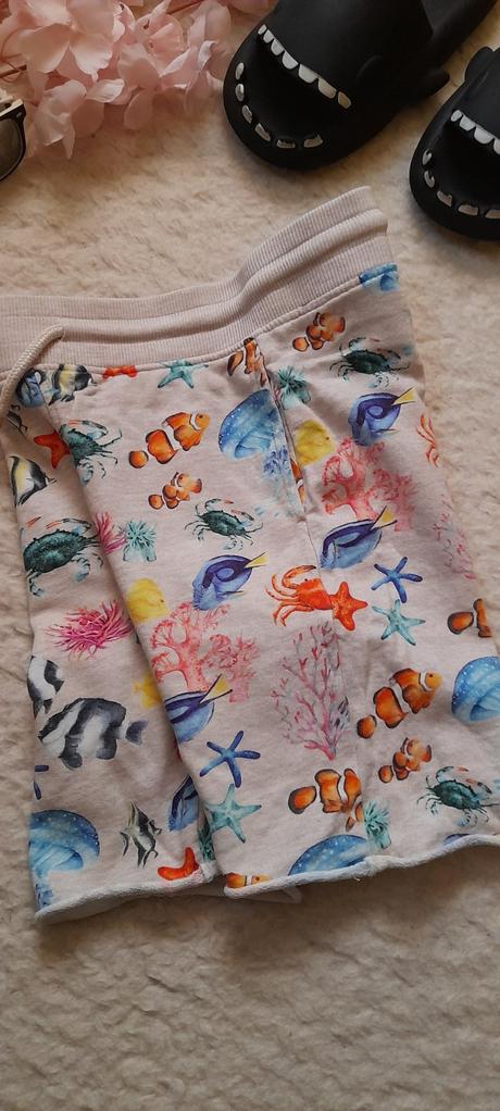 Pestré teplákové kraťasy mořský svět, h&m,140