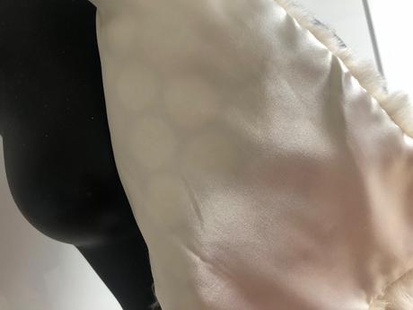 Kremovy - bily plyšový sal, h&m