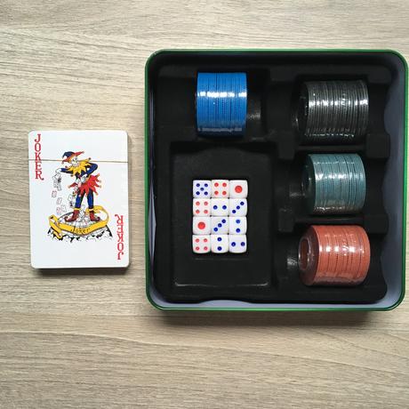 Karty - poker s žetony,