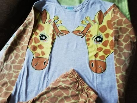 Pyžamo dívčí s žirafami, vel. 10-11 let., 140