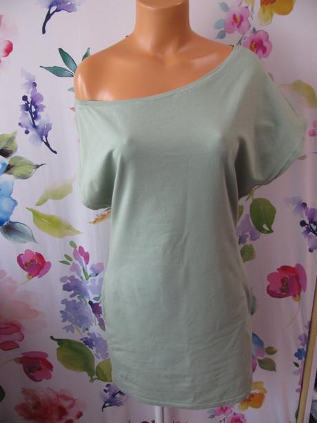 Ležérní šaty-asymetrický střih s odhaleným ramenem, m