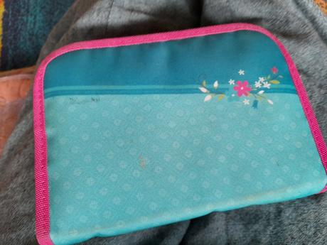 Penál still pro holčičku používaný,