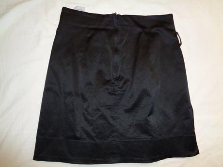 Luxusní černá lesklá sukně, h&m,40