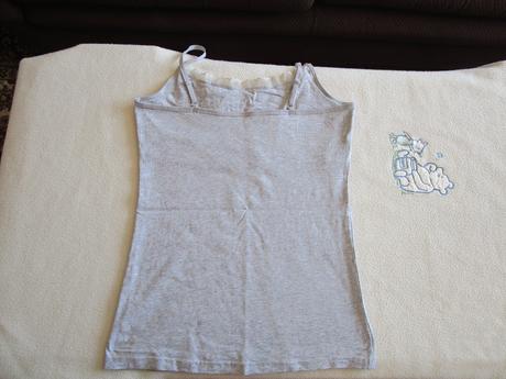 Pěkný sv. šedý bavl. elast. top, vel. m, primark,m