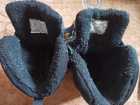 Zimní kombinéza a dvoje boty zdarma, 92