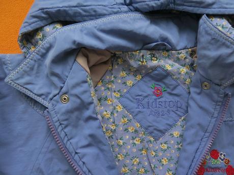Bunda modrá s kapucí, 104