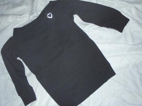 Elegantní tričko nebo slabší černá mikča, 128