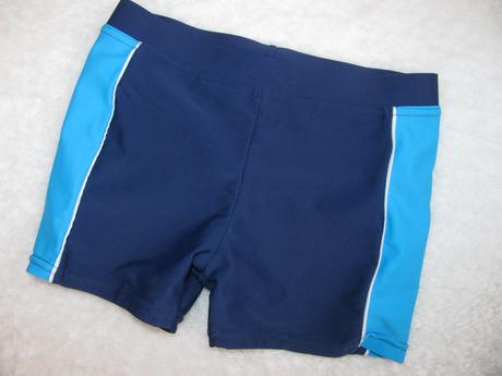 Modré chlapecké plavky, tu,104