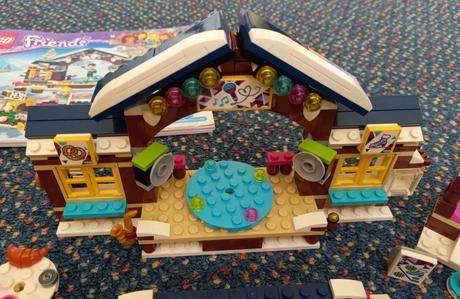 Lego friends 41322 - snow resort ice rink,