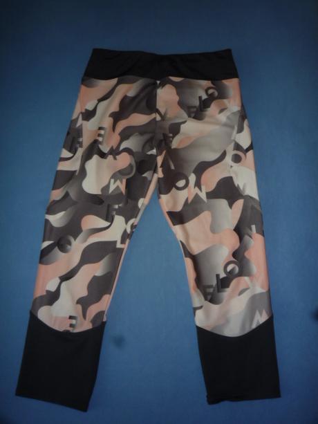 Sportovní set - tepláková souprava, triko, legíny, decathlon,146