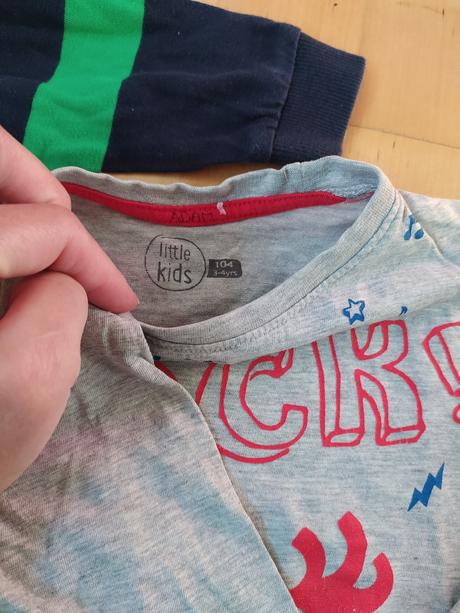 Trička dl. rukáv vel. 104 cena za obě, 104