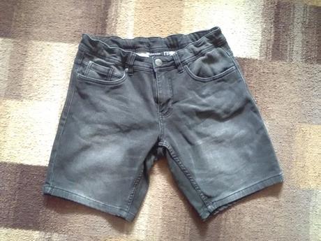 Džínové kraťasy, 48