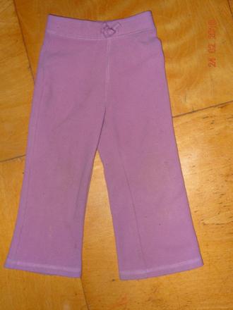 Dívčí tepláky, 86