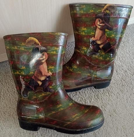 Holinky, gumáky, 27