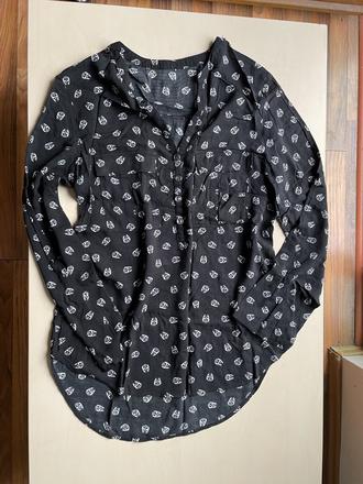 Košile s lebkou, vel není uvedena cca s-m, měřte, m