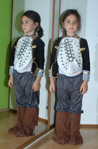 Karnevalový dvojdílný kostým pirát,