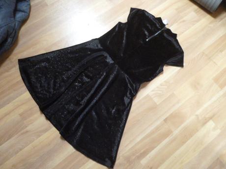 Třpytivé šaty vel. 10-12 c-a, c&a,146