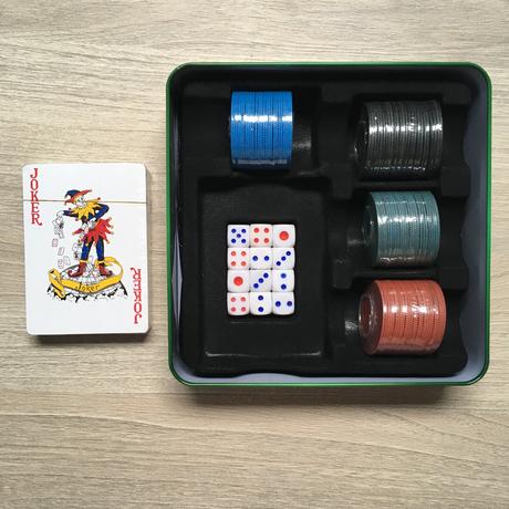 Karty - poker s žetony,