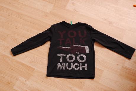 Cerne tricko s napisy benetton vel.s, benetton,122