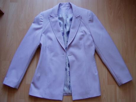 Krásné fialkové sako, 38