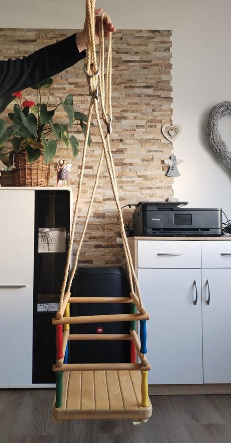Celodřevěná dětská houpačka, 