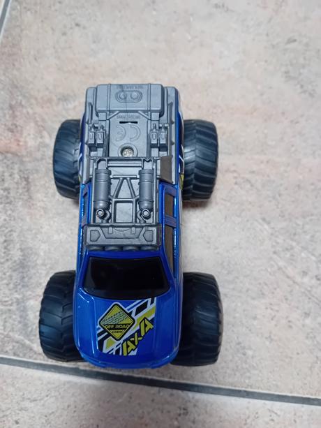 Auto 4x4 se zvukem, dickie toys, 