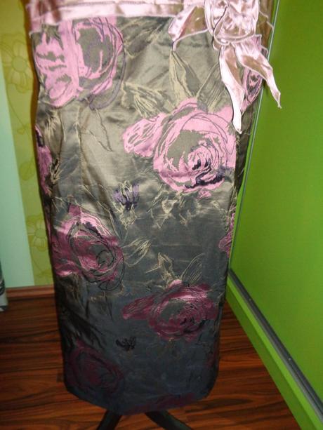 Luxusní šaty s růžemi - s bolerkem 48/50, 48