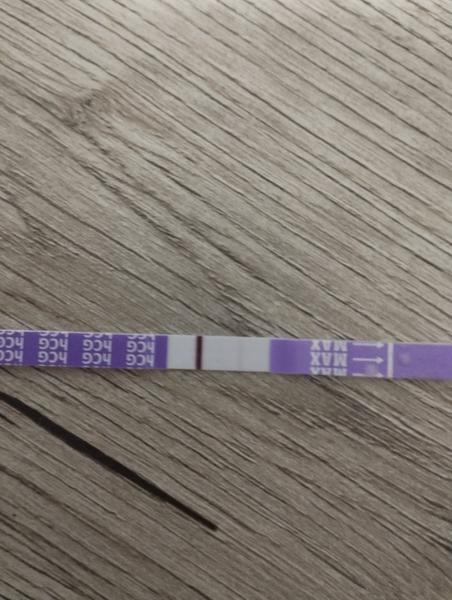 Co znamenají slabé čárky 11. den po embryotransferu?