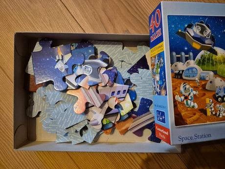 Maxi puzzle castorland- vesmírná stanice 4+, 