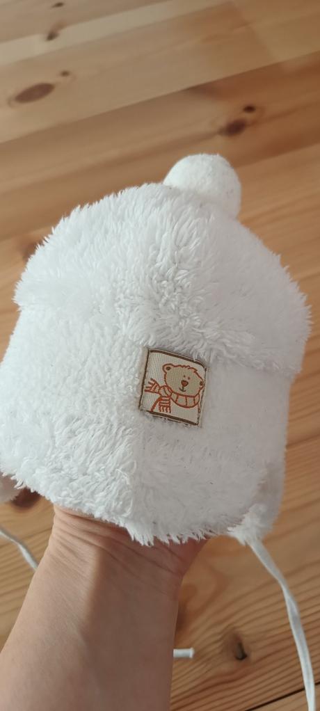 Zimní bílá čepice na zavazování, <50