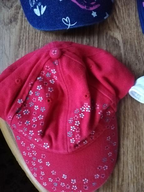 Kšiltovky dívčí vel. 52-54 cm., disney,50