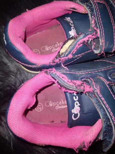 Dívčí tenisky květy vel. 27, vn.stélka 17.5 cm, cupcake,27