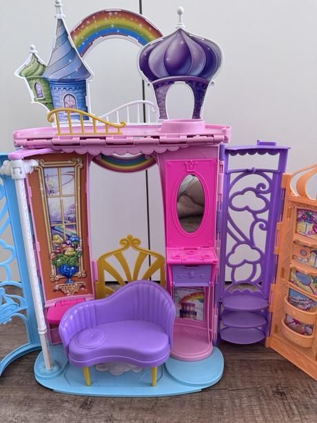 Mattel barbie duhový zámek, 