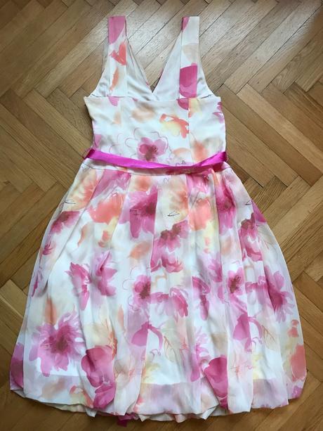 Společenské šaty, 42