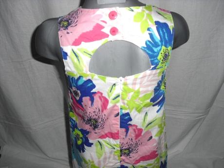 Luxusní květované šaty - super řešená záda, girl2girl,110