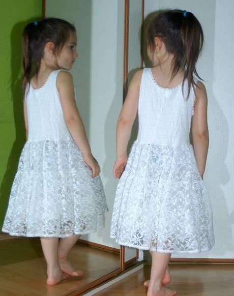 Šaty či spodnice pod společenské šaty, george,122