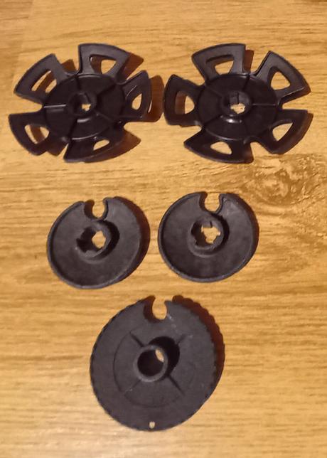 Plastové talířky k holím, 