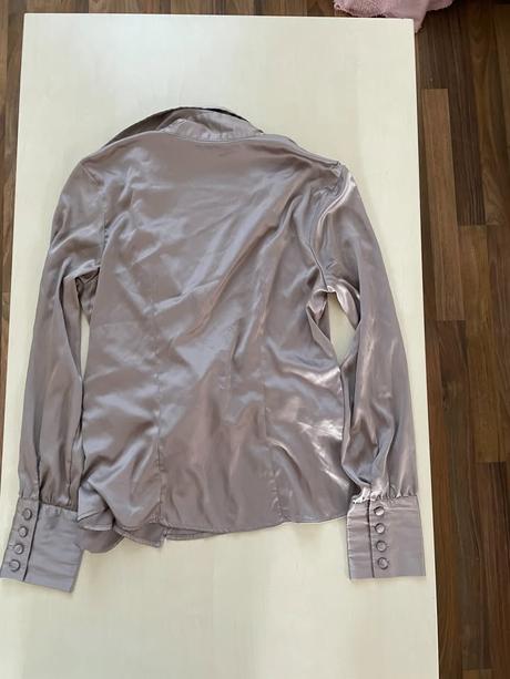 Satén halenka s cípem v pase, vel neuvedena cca m, m