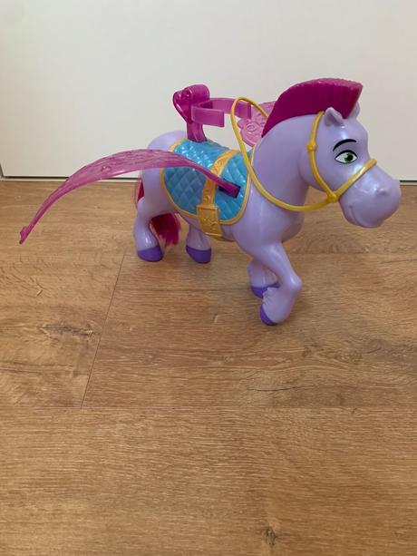 Sada pre prváčku - aktovka a bábika s koníkom, 