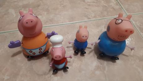 Domeček s postavičkama a příslušenstvím, peppa pig,