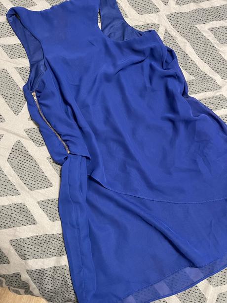 Damske spolecenske saty, 36