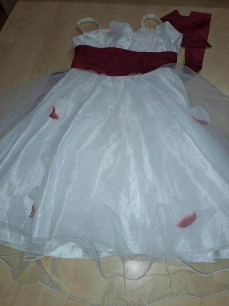 Malá nevěsta, družička,na karneval vel.8, 134