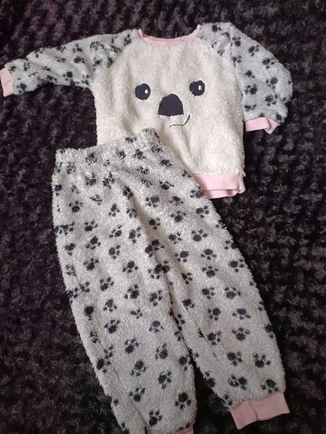 Chlupaté pyžamo, kik,92