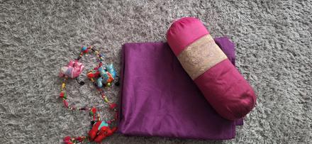 Sada doplňků, závěs, polštář a dekorace,